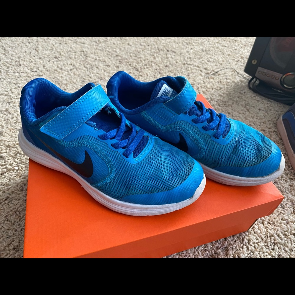 Shoes 👟 for kids size 2y